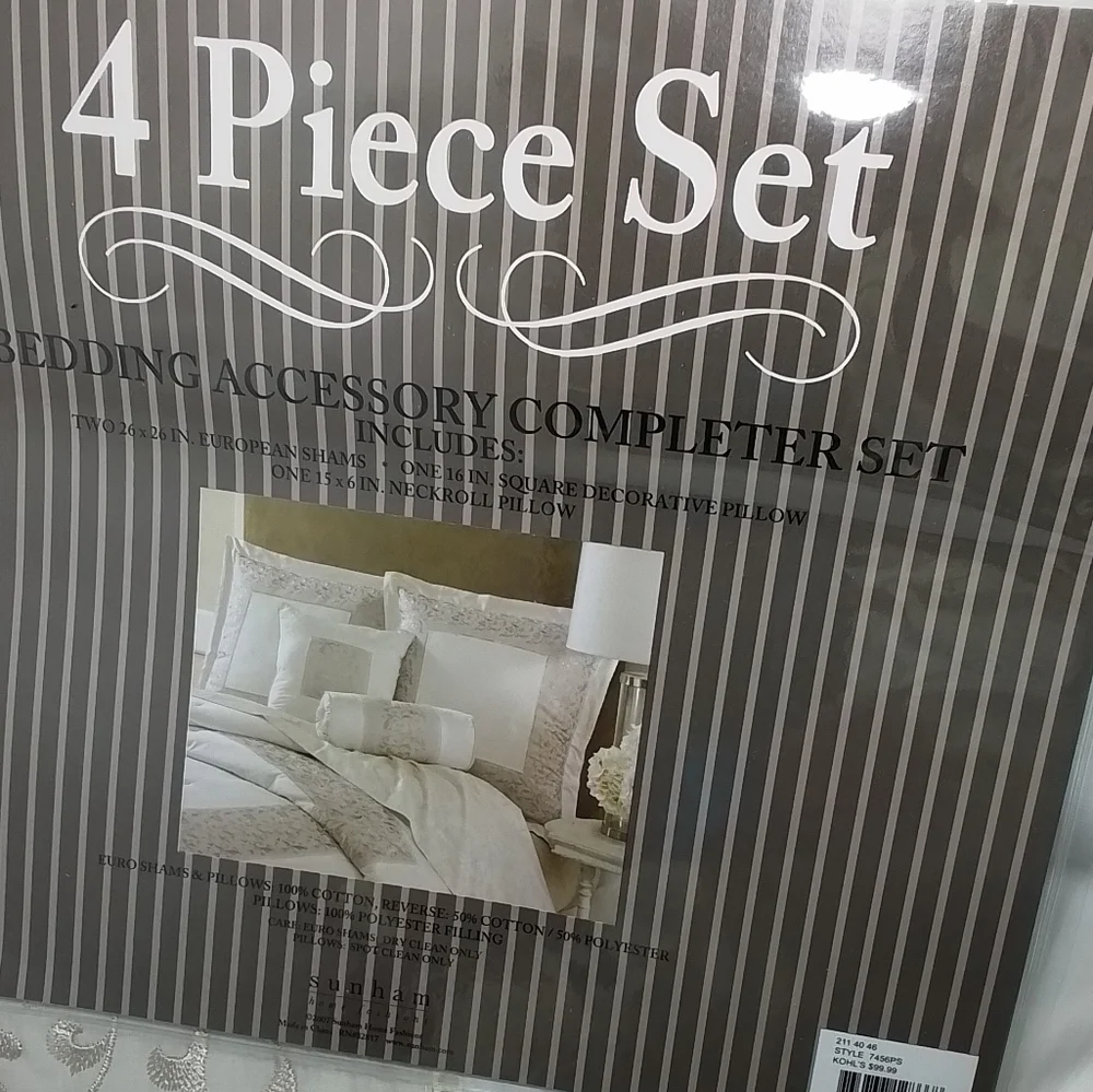 Bedding Accessory 4 Piece Pillow Set NEW